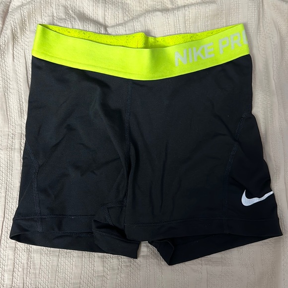Black and neon yellow Nike Pro Shorts - Picture 1 of 2